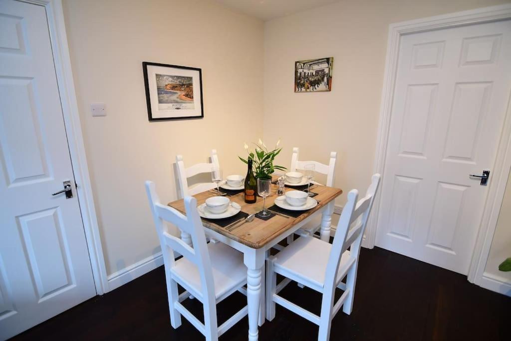 Loveyork Priory Apartment - Central With Parking מראה חיצוני תמונה