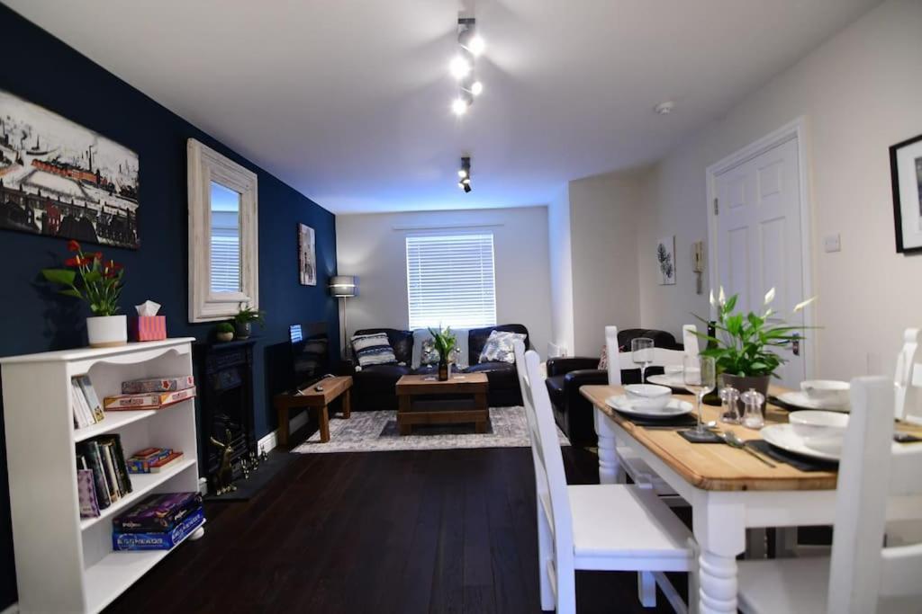 Loveyork Priory Apartment - Central With Parking מראה חיצוני תמונה