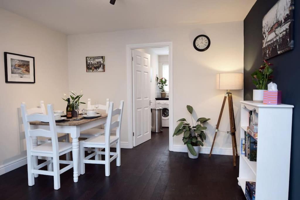 Loveyork Priory Apartment - Central With Parking מראה חיצוני תמונה